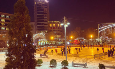 Yerevan fun activities. Tour in Yerevan. Swan lake, Yerevan. Discover Armenia by authentic expereinces.
