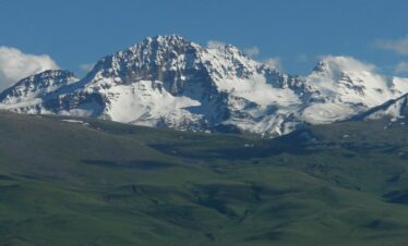 Climbing Southern peak of Aragats mount
